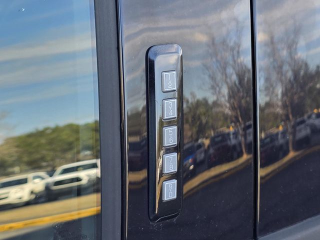 2016 Ford F-150 Lariat - 22972914 - 29