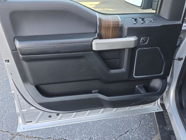 2016 Ford F-150 Lariat - 22972914 - 39