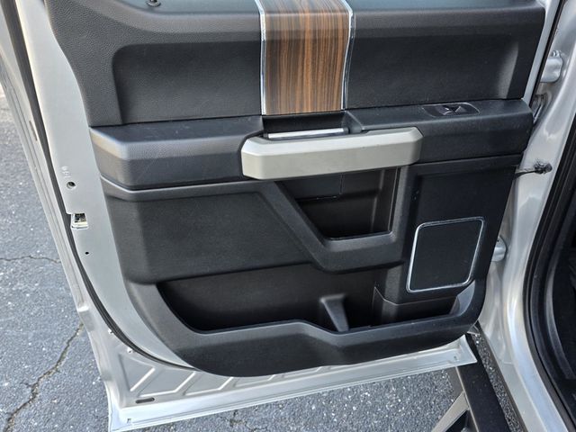 2016 Ford F-150 Lariat - 22972914 - 40