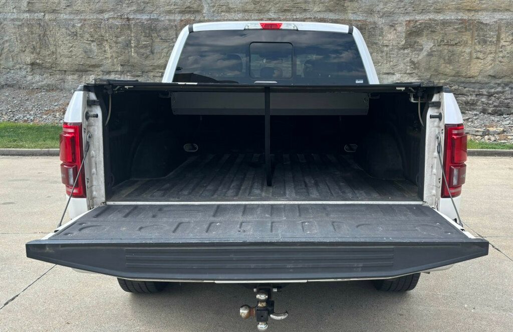 2016 Ford F-150 Lariat photo 26
