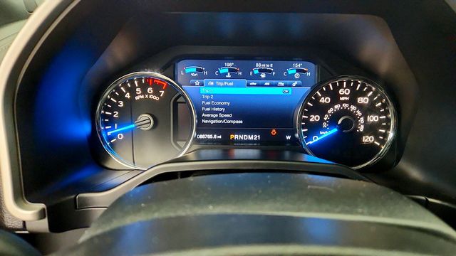 2016 Ford F-150 Lariat 4WD SuperCrew 157'' w/ 502A, FX4, Max Tow & Pano Roof - 23091256 - 14