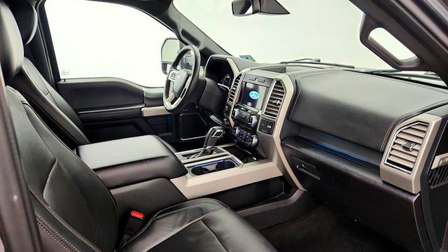 2016 Ford F-150 Lariat 4WD SuperCrew 157'' w/ 502A, FX4, Max Tow & Pano Roof - 23091256 - 23