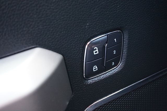 2016 Ford F-150 LARIAT, 4X4, PREMIUM WHEELS, PANORAMA MOON ROOF, LEATHER SEATS - 23016605 - 24