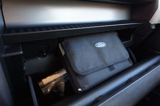 2016 Ford F-150 LARIAT, 4X4, PREMIUM WHEELS, RUNNING BOARDS, TOW PKG - 22969360 - 32