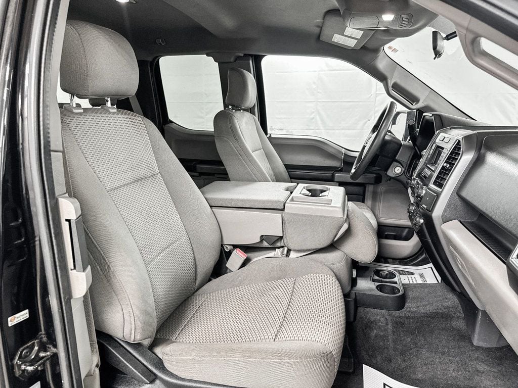 2016 Ford F-150 XLT photo 10