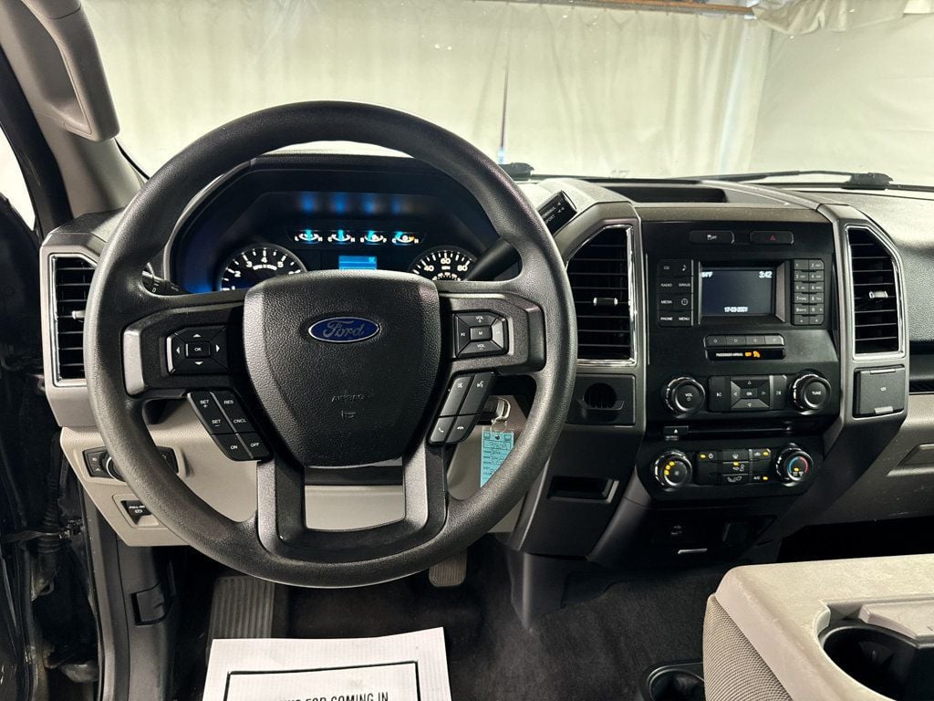 2016 Ford F-150 XLT photo 11