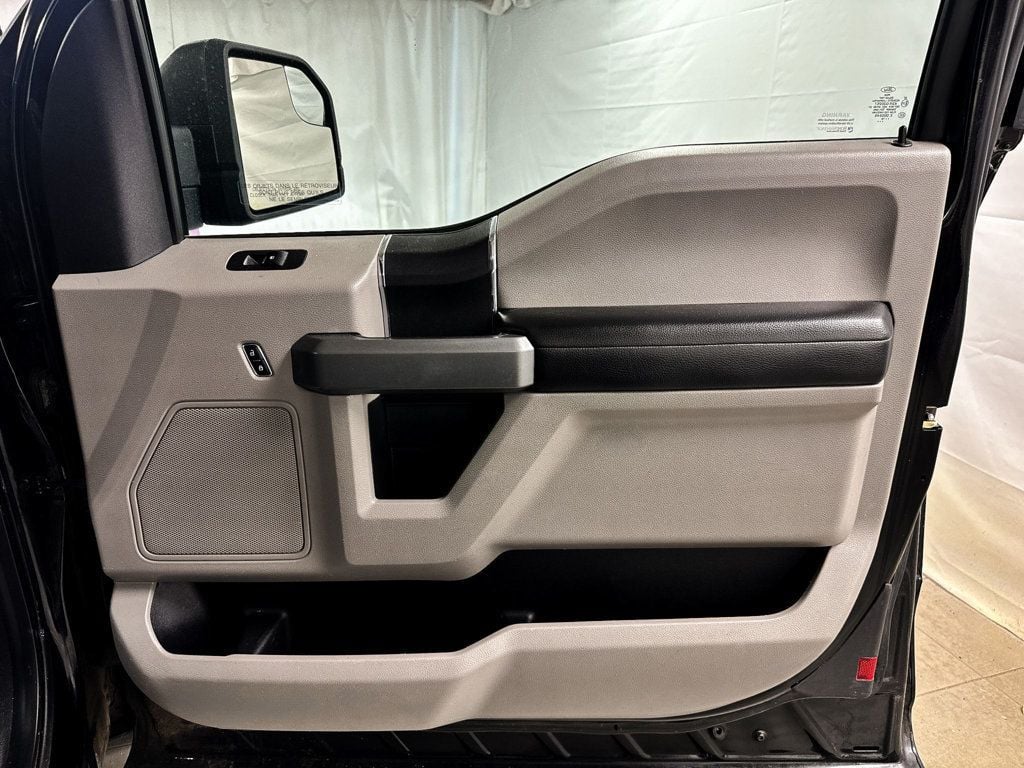 2016 Ford F-150 XLT photo 15