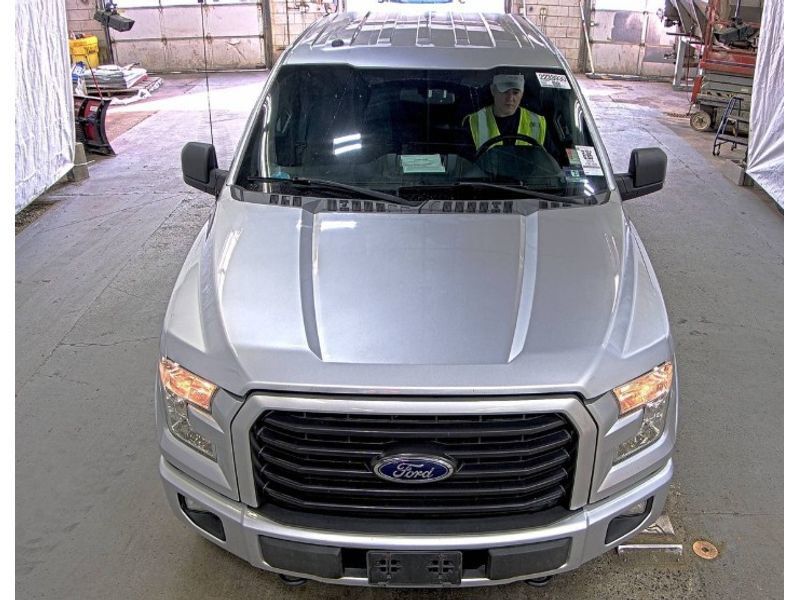2016 Ford F-150 XLT photo 2