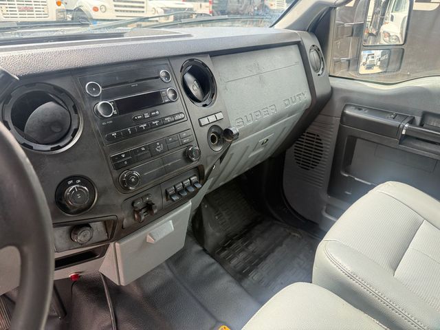 2016 Ford F-250 Crew Cab With Dumper Dogg Insert  - 23086645 - 13