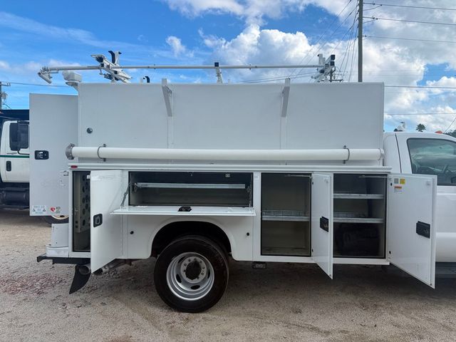 2016 Ford F-550 4X4 Enclosed Utility Service Truck  - 22957802 - 3