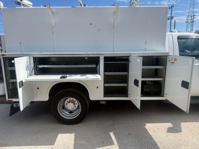 2016 Ford F-550 4X4 Enclosed Utility Service Truck  - 23094269 - 5