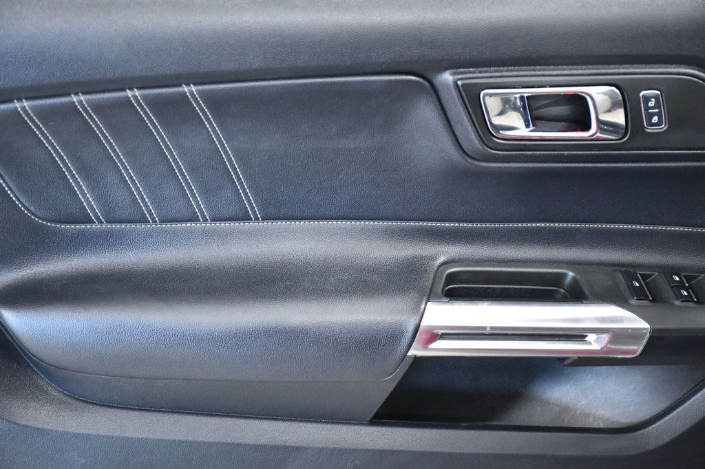 2016 Ford Mustang 2dr Convertible EcoBoost Premium - 22961545 - 11