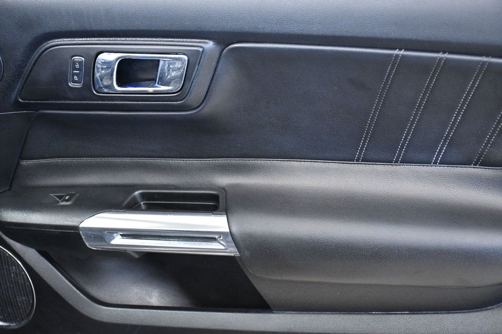 2016 Ford Mustang 2dr Convertible EcoBoost Premium - 22978518 - 18