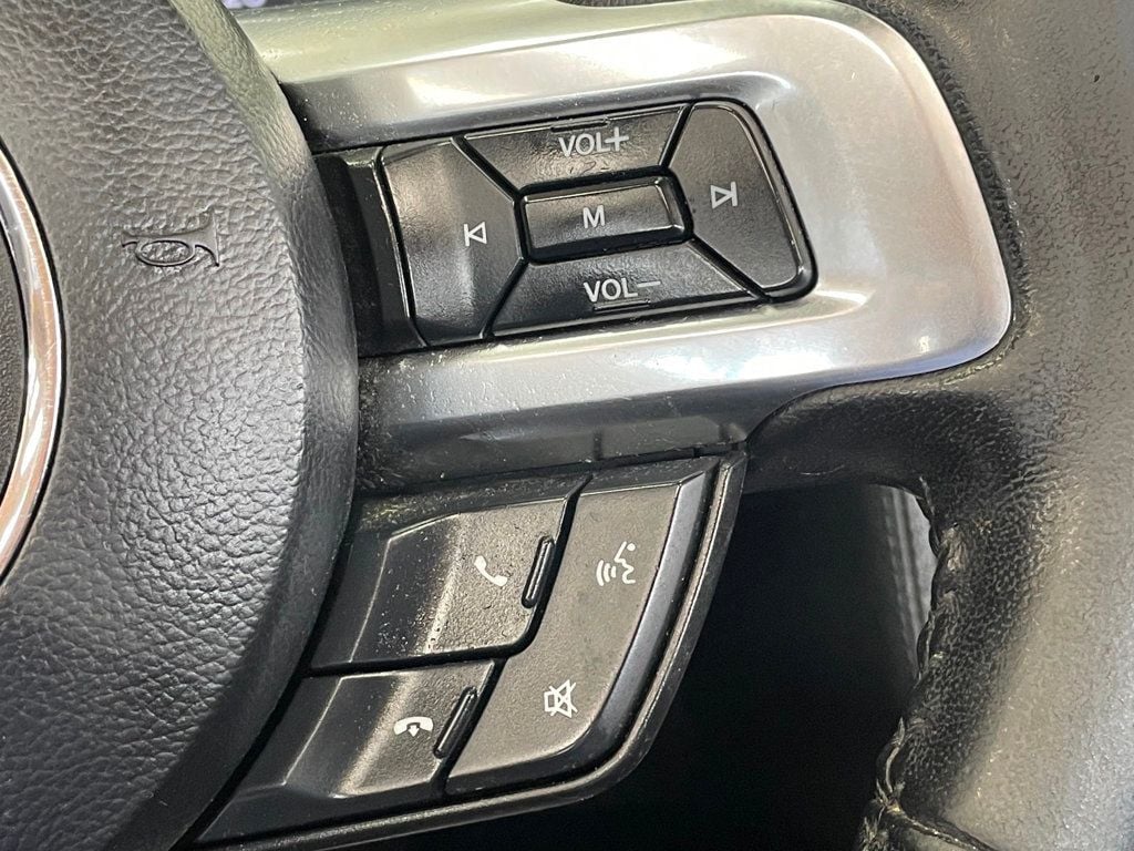2016 Ford Mustang 2dr Convertible V6 - 23022939 - 11