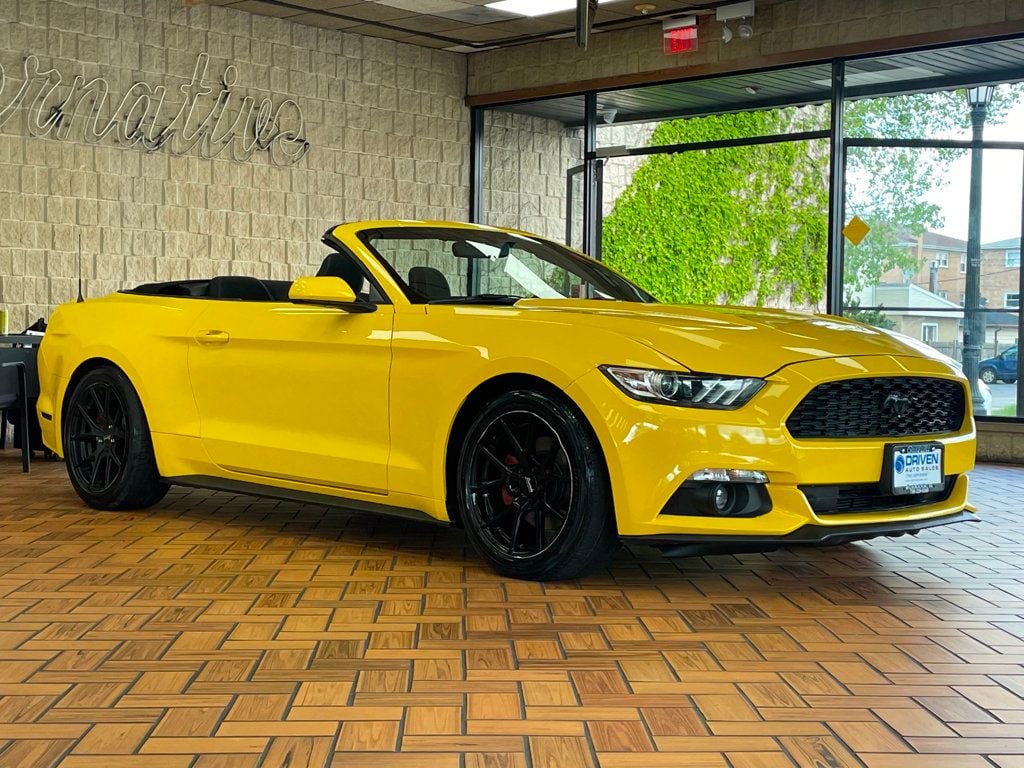 2016 Ford Mustang 2dr Convertible V6 - 23022939 - 7