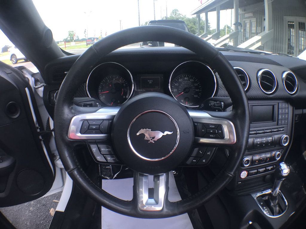 2016 Ford Mustang Convertible V6 photo 13