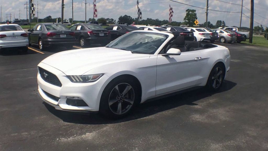 2016 Ford Mustang Convertible V6 photo 4