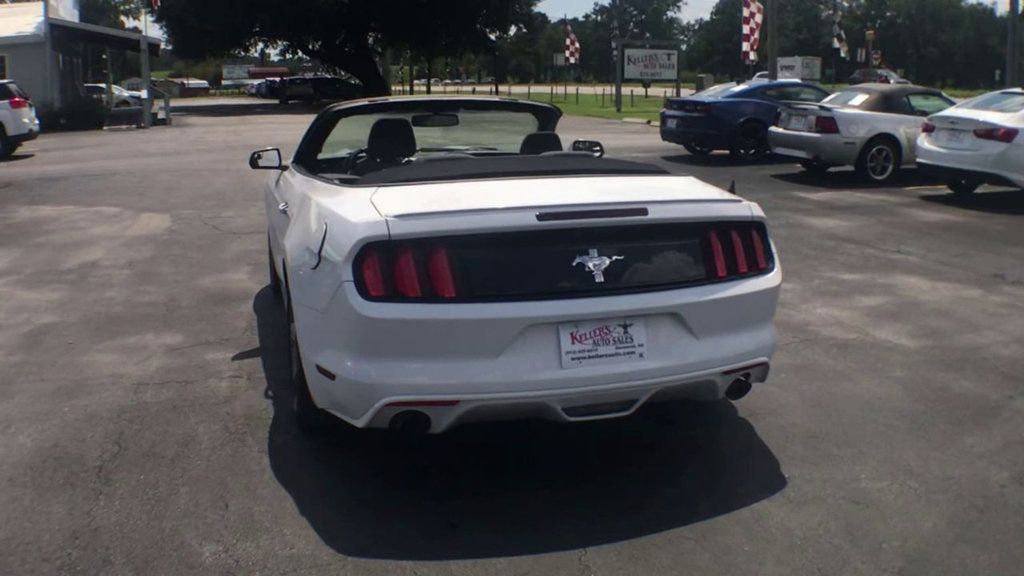 2016 Ford Mustang Convertible V6 photo 7