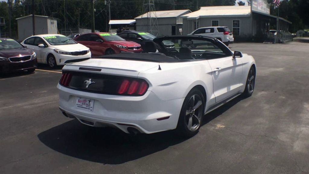 2016 Ford Mustang Convertible V6 photo 8