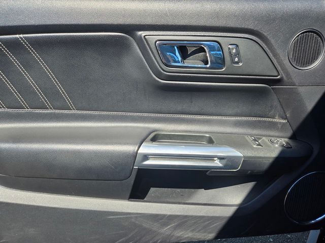 2016 Ford Mustang 2dr Fastback EcoBoost - 22999972 - 13