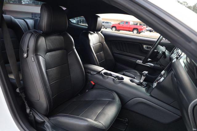 2016 Ford Mustang 2dr Fastback EcoBoost - 22947454 - 18