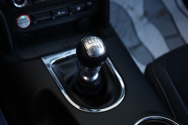 2016 Ford Mustang 2dr Fastback EcoBoost - 22958426 - 29