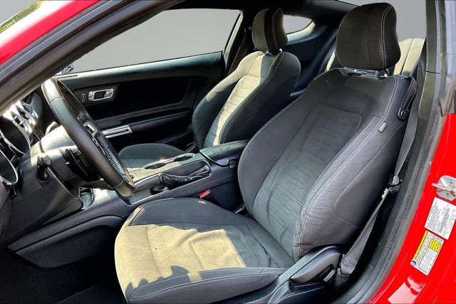 2016 Ford Mustang 2dr Fastback EcoBoost - 23060896 - 9
