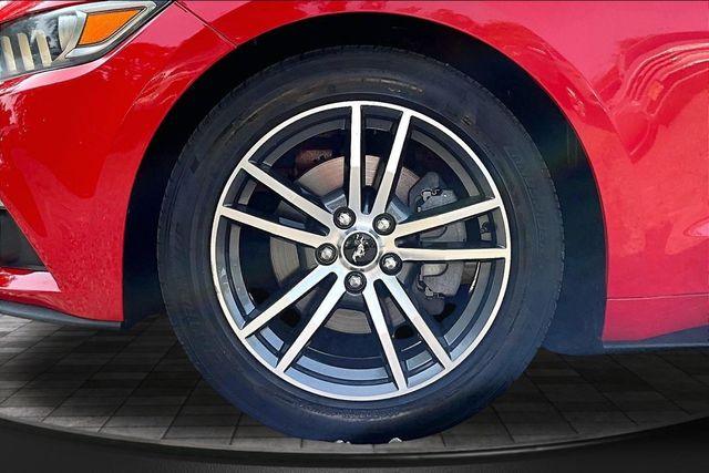 2016 Ford Mustang 2dr Fastback EcoBoost - 23060896 - 32