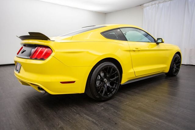 2016 Ford Mustang 2dr Fastback EcoBoost - 22668431 - 25