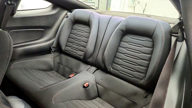 2016 Ford Mustang 2dr Fastback EcoBoost - 23056734 - 18