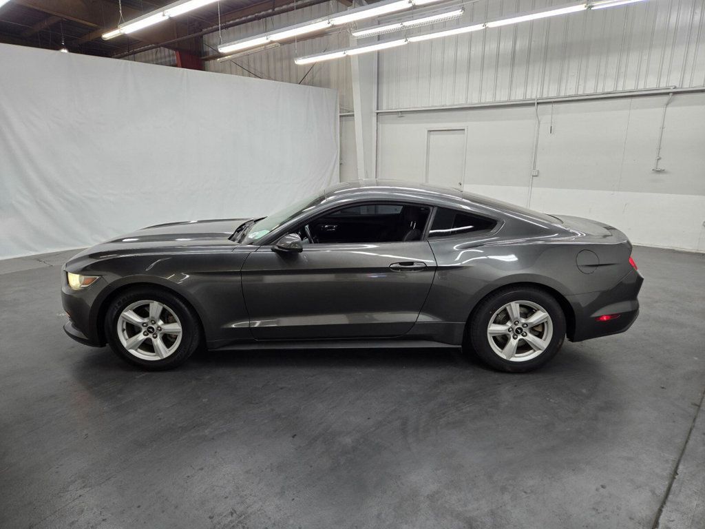 2016 Ford Mustang 2dr Fastback V6 - 22769354 - 1