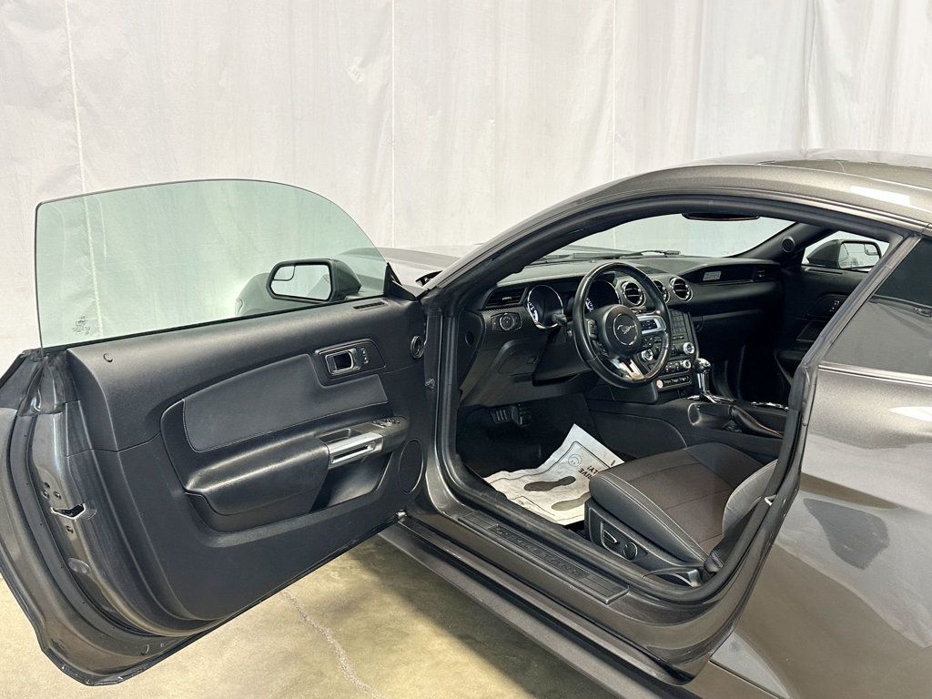 2016 Ford Mustang 2dr Fastback V6 - 23057558 - 14