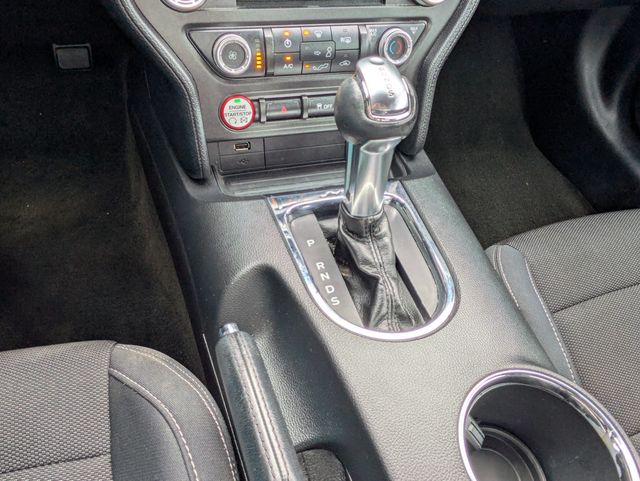 2016 Ford Mustang 2dr Fastback V6 - 22953908 - 17