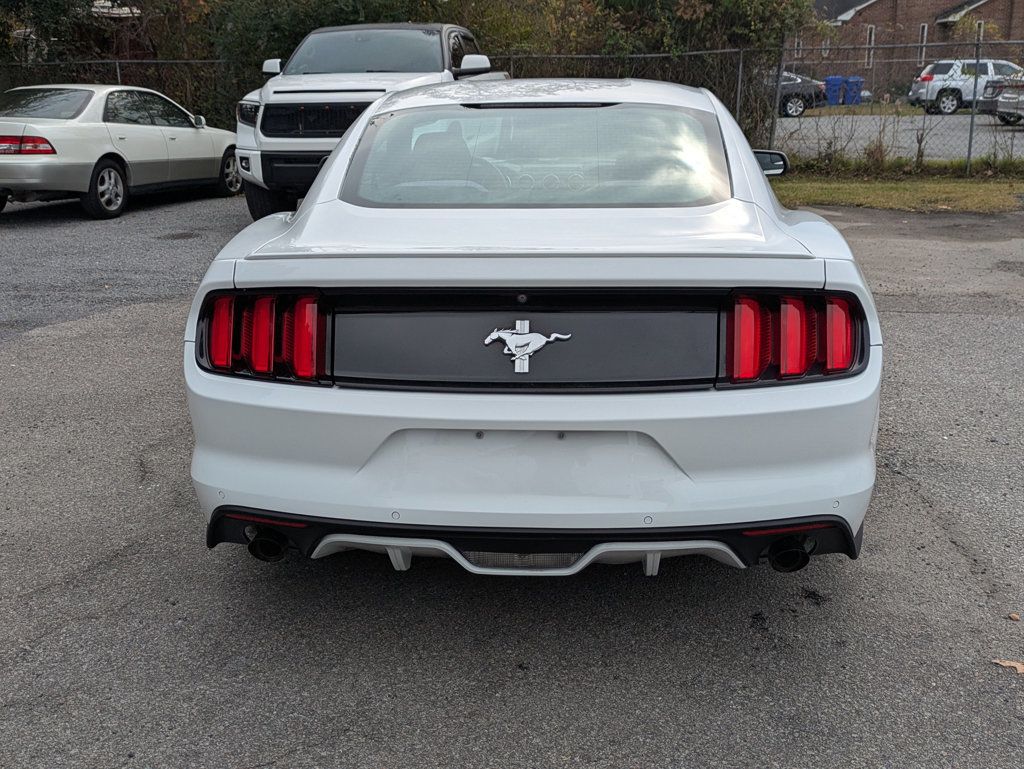 2016 Ford Mustang V6 photo 4