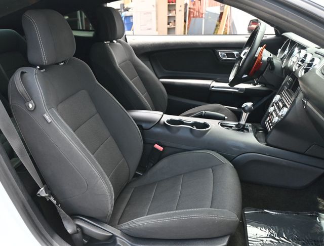 2016 Ford Mustang Fastback - 23064052 - 17