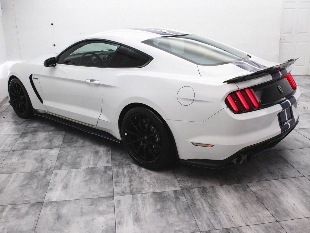 2016 Ford Mustang Shelby GT350 photo 4