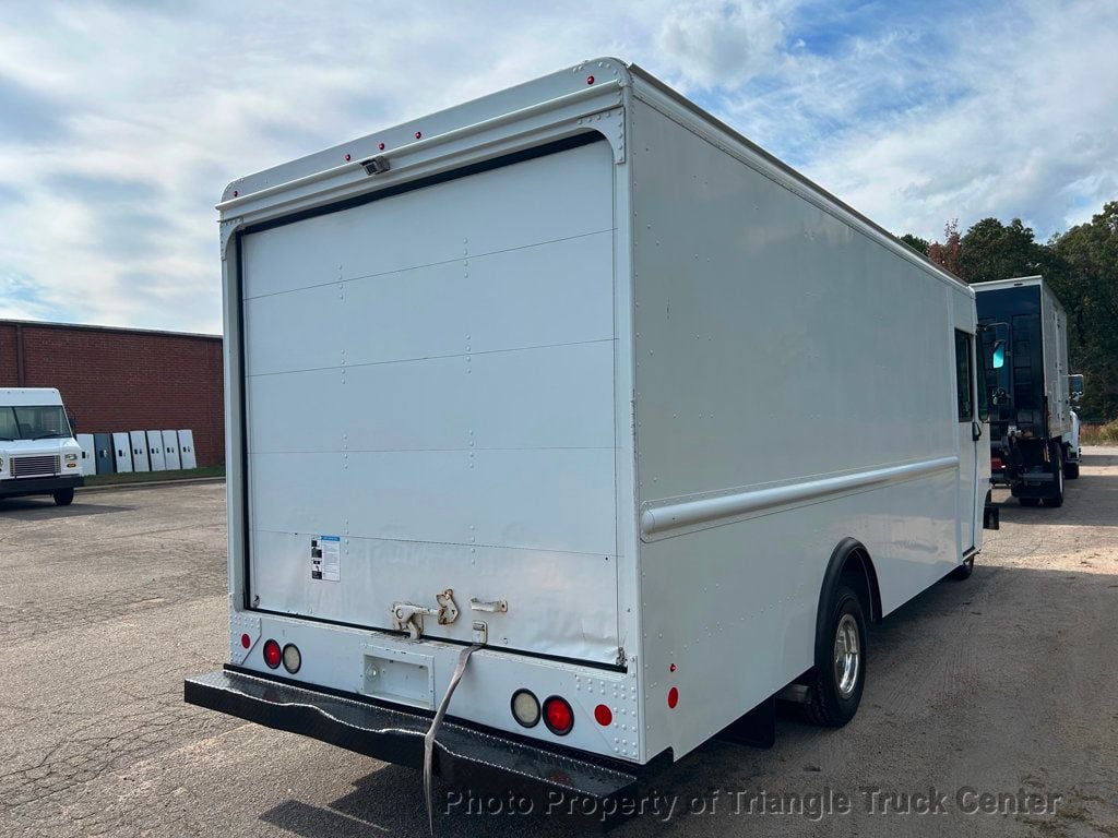 2016 Ford STEP VAN JUST 17k miles!  - 22600517 - 52