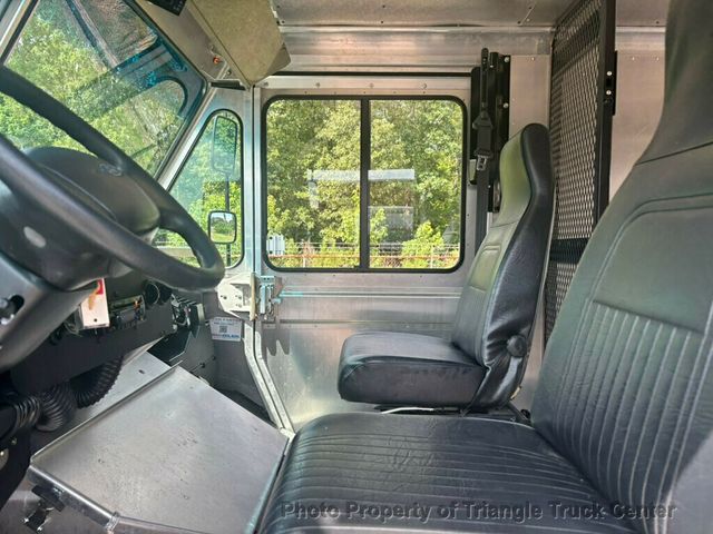 2016 Ford STEPVAN JUST 2k MILES!  - 23041584 - 18