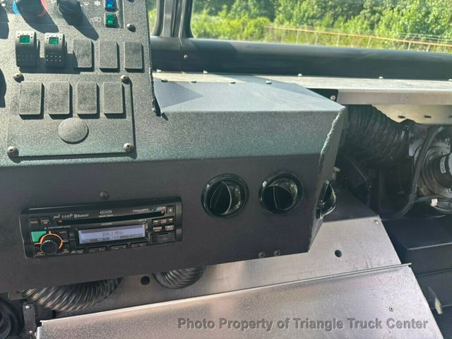 2016 Ford STEPVAN JUST 2k MILES!  - 23041584 - 23