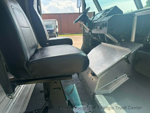 2016 Ford STEPVAN JUST 2k MILES!  - 23041584 - 27