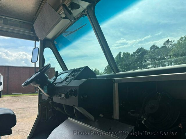 2016 Ford STEPVAN JUST 2k MILES!  - 23041584 - 30