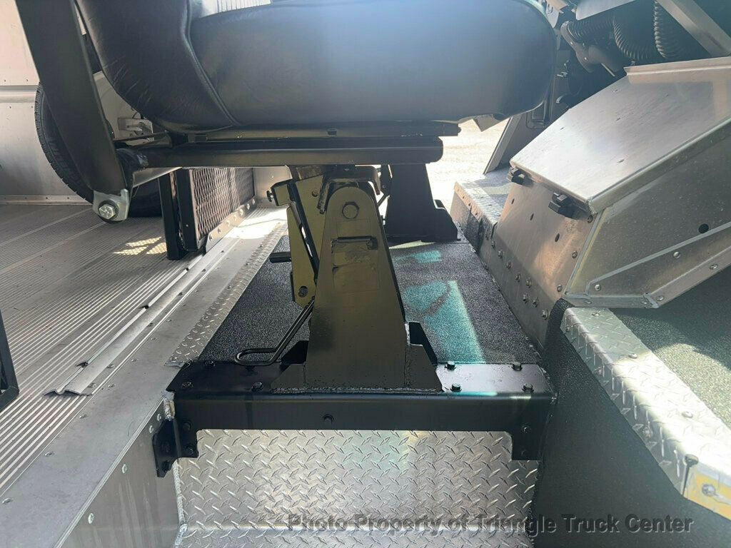 2016 Ford STEPVAN JUST 2k MILES!  - 23041584 - 31