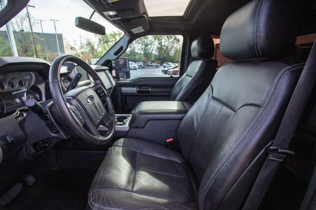 2016 Ford Super Duty F-250 SRW 4WD Crew Cab 156" Lariat - 22998949 - 17