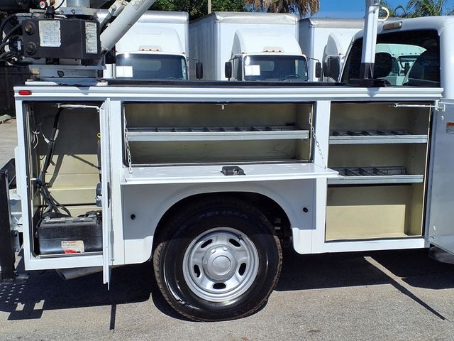 2016 Ford Super Duty F-250 SRW 8' Utility Truck w/Crane - 23015922 - 21