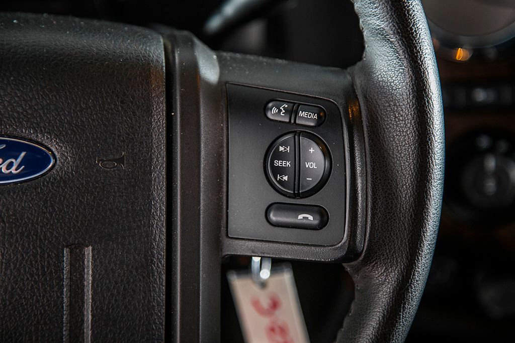 2016 Ford Super Duty F-350 SRW 4WD Crew Cab 172" Lariat - 16192471 - 27