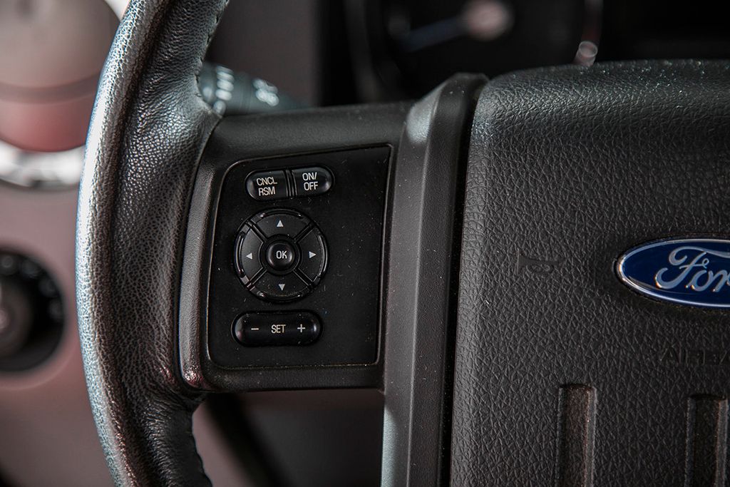 2016 Ford Super Duty F-350 SRW 4WD Crew Cab 172" Lariat - 16192471 - 28