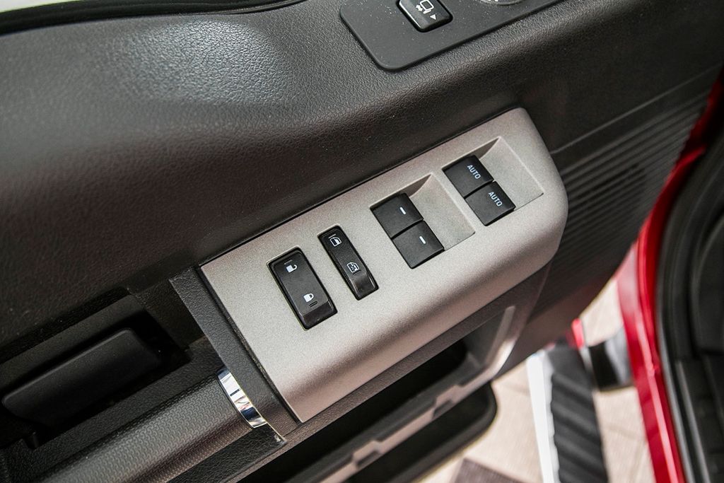 2016 Ford Super Duty F-350 SRW 4WD Crew Cab 172" Lariat - 16192471 - 32