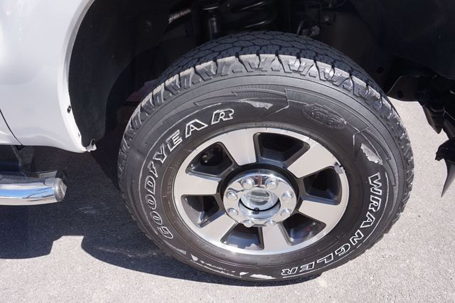 2016 Ford Super Duty F-350 SRW LARIAT, DIESEL, 4X4, PREMIUM WHEELS, RUNNING BOARDS, TOW PKG - 23004941 - 15