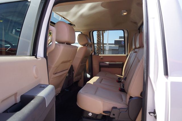 2016 Ford Super Duty F-350 SRW LARIAT, DIESEL, 4X4, PREMIUM WHEELS, RUNNING BOARDS, TOW PKG - 23004941 - 18