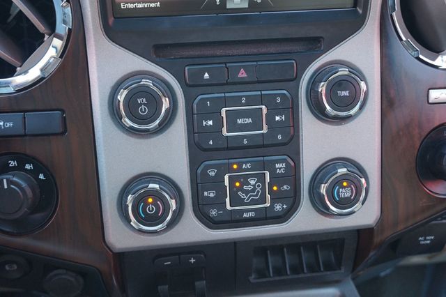 2016 Ford Super Duty F-350 SRW LARIAT, DIESEL, 4X4, PREMIUM WHEELS, RUNNING BOARDS, TOW PKG - 23004941 - 36